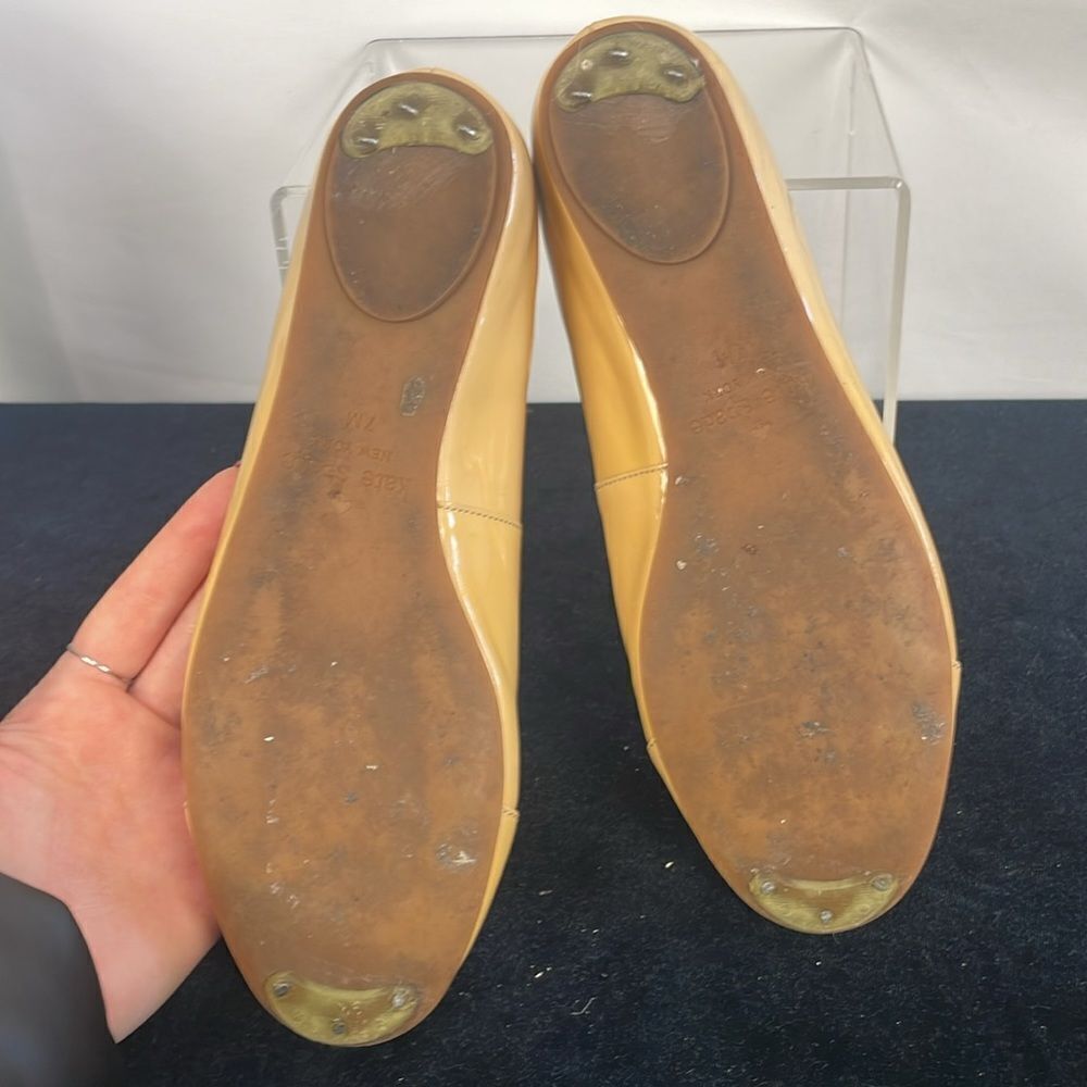 Kate Spade Tan Patent Flats w Bow Shoes - Picture 6 of 7